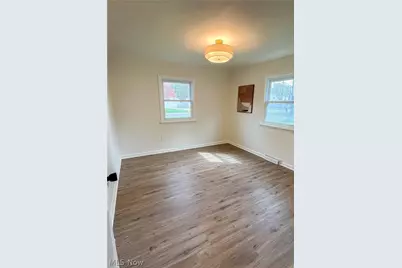 42009 Adelbert Street, Elyria, OH 44035 - Photo 9