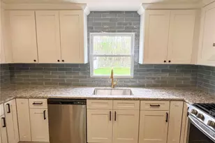 42009 Adelbert St, Elyria, OH 44035 - Photo 7