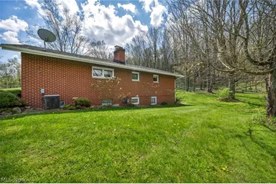 9400 Mennonite Road, Wadsworth, OH 44281 - Photo 5