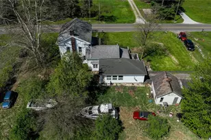 8212 White Rd, Burbank, OH 44214 - Photo 3