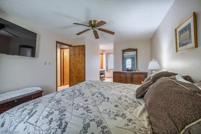 14272 E Hartford Drive, Strongsville, OH 44136 - Photo 19