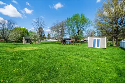 2375 Yorktown Street NW, Uniontown, OH 44685 - Photo 27