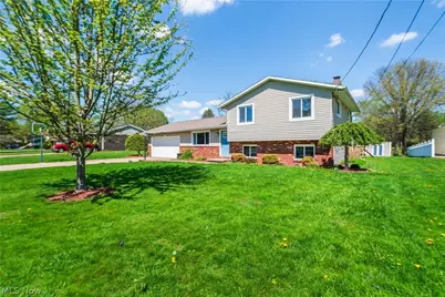 2375 Yorktown Street NW, Uniontown, OH 44685 - Photo 3