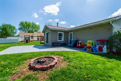 2375 Yorktown Street NW, Uniontown, OH 44685 - Photo 21