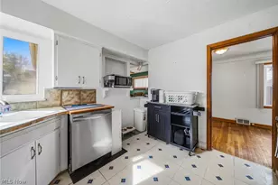 21790 Kennison Ave, Euclid, OH 44123 - Photo 3