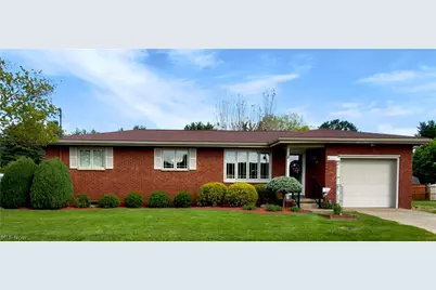 4402 Whited Drive, Vienna, WV 26105 - Photo 1