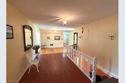 300 Eastlawn Circle, Zanesville, OH 43701 - Photo 5