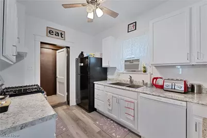 273 Maplewood Avenue, Struthers, OH 44471 - Photo 7