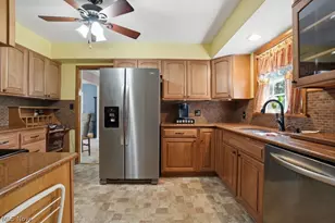 3211 Ridgewood Ave, Ashtabula, OH 44004 - Photo 9