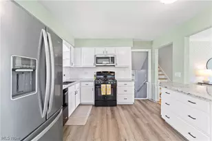 4040 W 213th St, Fairview Park, OH 44126 - Photo 9