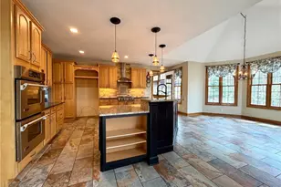 11625 Regent Park Dr, Chardon, OH 44024 - Photo 15