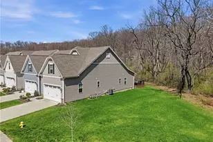 1581 Mud Brook Ct, Akron, OH 44313 - Photo 3
