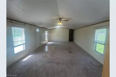 495 S. Pleasant Grove Circle, Zanesville, OH 43701 - Photo 3