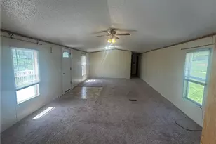 495 S Pleasant Grove Cir, Zanesville, OH 43701 - Photo 3