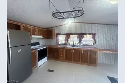 495 S. Pleasant Grove Circle, Zanesville, OH 43701 - Photo 5