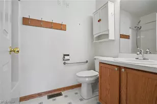 445 E Reserve Dr, Cuyahoga Falls, OH 44223 - Photo 29