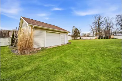 1584 Hemlock Drive, Ashtabula, OH 44004 - Photo 9