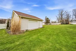 1584 Hemlock Dr, Ashtabula, OH 44004 - Photo 9