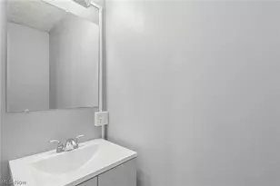 600 Grace Ave, Akron, OH 44320 - Photo 13