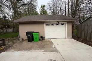 23340 Williams Ave, Euclid, OH 44123 - Photo 3