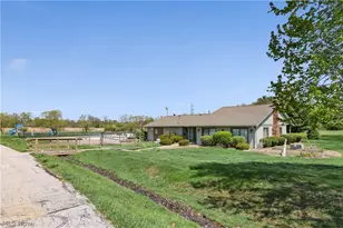 804 Kirkwall Dr, Akron, OH 44321 - Photo 29