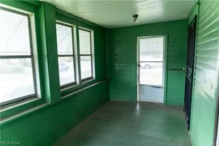 557 Sunshine Ave, Youngstown, OH 44505 - Photo 15