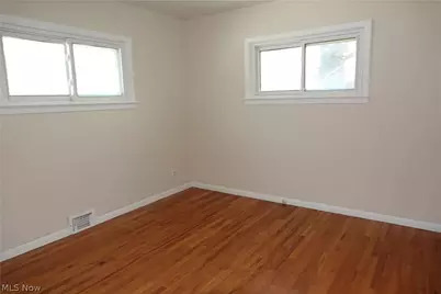 1661 Chelmsford Road, Mayfield Heights, OH 44124 - Photo 19
