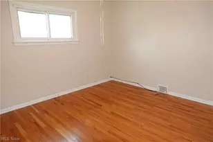1661 Chelmsford Rd, Mayfield Heights, OH 44124 - Photo 17