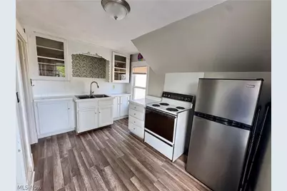 423 7th Street, Fairport Harbor, OH 44077 - Photo 15