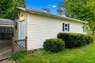 7386 Lake Rd, Madison, OH 44057 - Photo 11