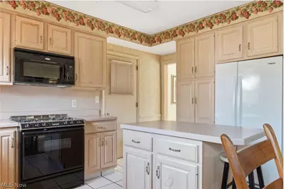 6972 Ronjoy Place, Youngstown, OH 44512 - Photo 7