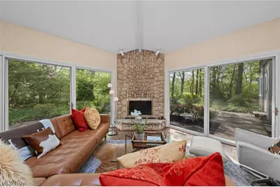 17571 Merry Oaks Trail, Chagrin Falls, OH 44023 - Photo 5