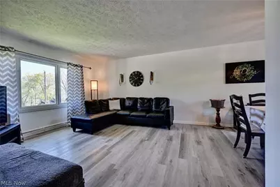 592 Hilan Avenue SW, New Philadelphia, OH 44663 - Photo 5