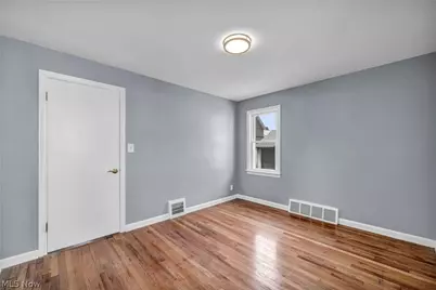 11109 Langton Avenue, Garfield Heights, OH 44125 - Photo 19
