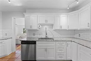 5268 Edenhurst Rd, Lyndhurst, OH 44124 - Photo 9