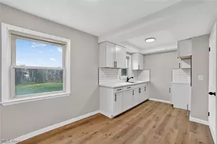 303 S Green Rd, South Euclid, OH 44121 - Photo 7