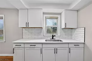 303 S Green Rd, South Euclid, OH 44121 - Photo 9