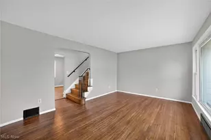 303 S Green Rd, South Euclid, OH 44121 - Photo 5