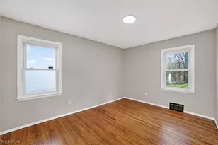 303 S Green Rd, South Euclid, OH 44121 - Photo 15