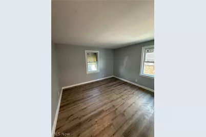 18413 Waterbury Avenue, Maple Heights, OH 44137 - Photo 5