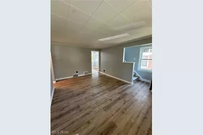 18413 Waterbury Avenue, Maple Heights, OH 44137 - Photo 9