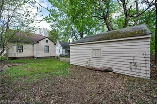 1365 Marcy St, Akron, OH 44301 - Photo 9