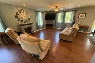 235 Briarwood Dr SE, New Philadelphia, OH 44663 - Photo 5
