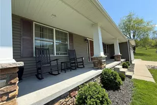 235 Briarwood Dr SE, New Philadelphia, OH 44663 - Photo 3
