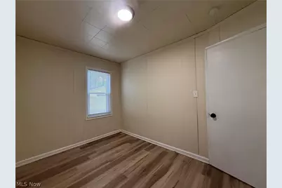 18505 Raymond Street, Maple Heights, OH 44137 - Photo 9