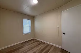 18505 Raymond St, Maple Heights, OH 44137 - Photo 9
