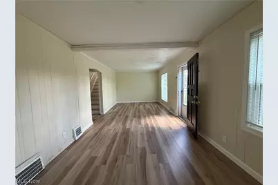 18505 Raymond Street, Maple Heights, OH 44137 - Photo 3