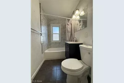 18505 Raymond Street, Maple Heights, OH 44137 - Photo 7