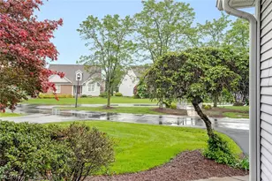 90 Lake Pointe Cir, Canfield, OH 44406 - Photo 5