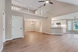 90 Lake Pointe Cir, Canfield, OH 44406 - Photo 9